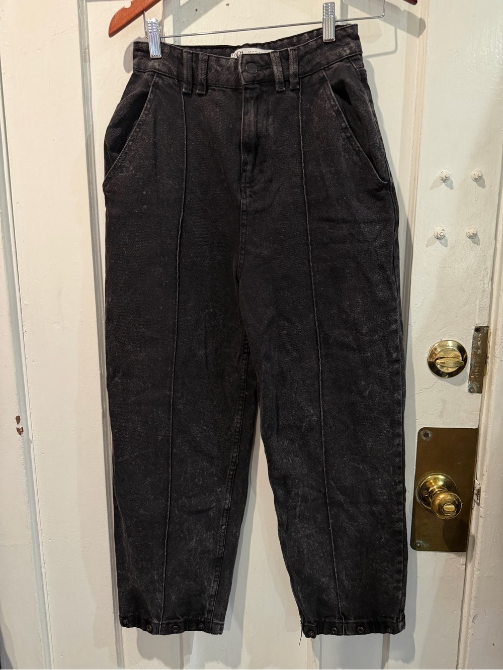 Zara women’sWashed Black Tapered Chinos - Picture 1 of 3